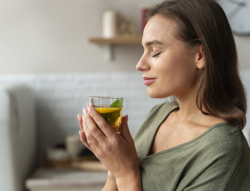 5 Chás para Regular o Ciclo Menstrual de Forma Natural